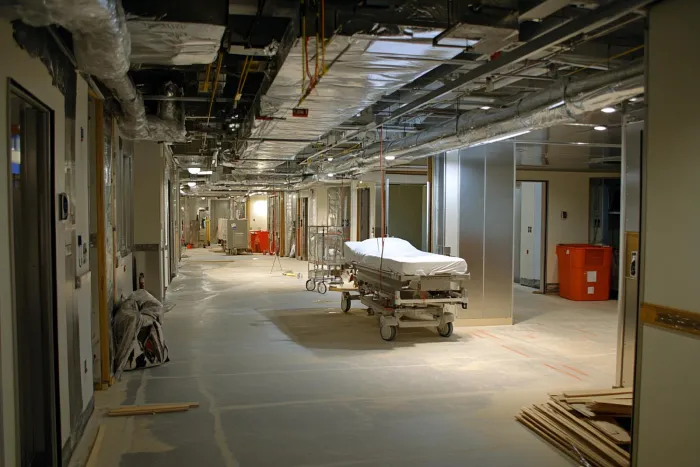 Reforma de Ambiente Hospitalar // Construções de Edificações Comerciais